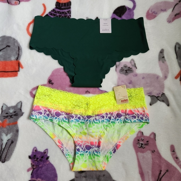 Two Pairs of Small Hipster Panties - Picture 2 of 5